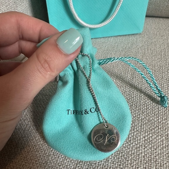 RARE Tiffany & Co. Large initial disk letter 'N' necklace 16" RETIRED SIZE - Picture 4 of 8
